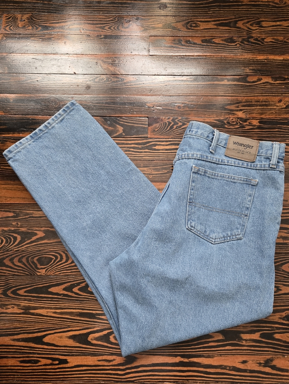 Wrangler Authentics Mens Jeans 42x30 Light Wash Relaxed Fit Straight Leg Denim